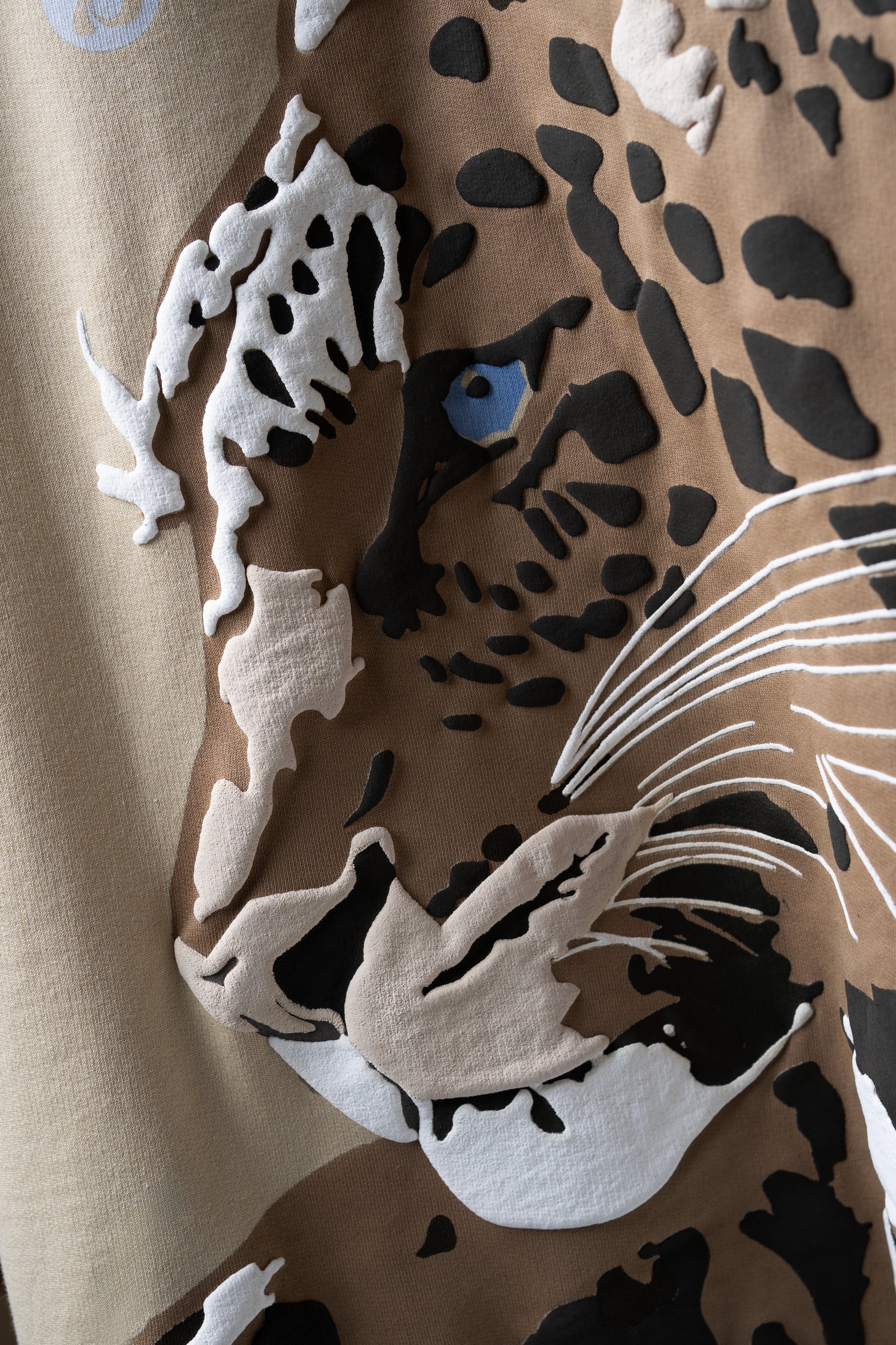 BEIGE CHEETAH T-SHIRT